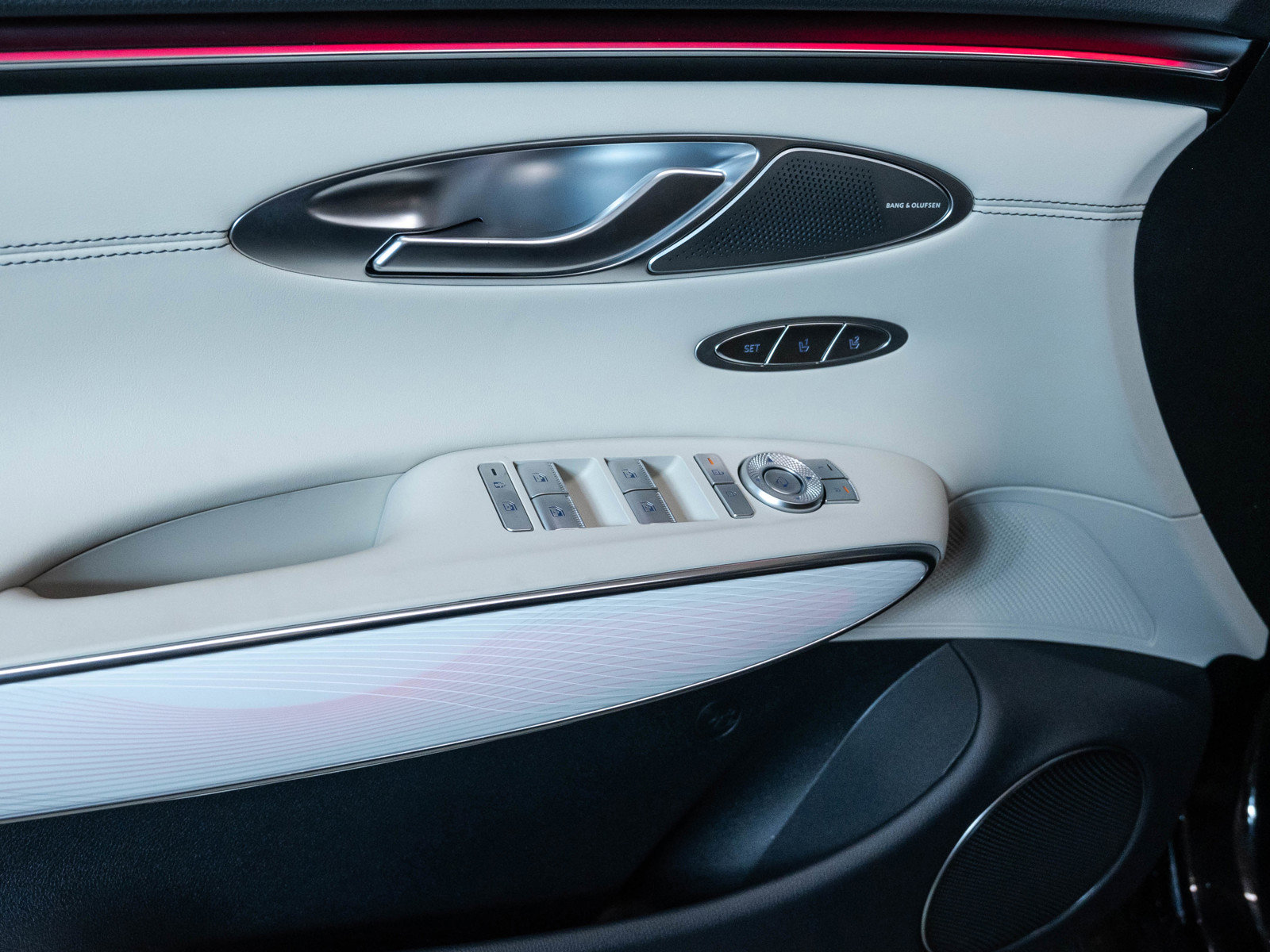 Used 2026 Genesis GV70 2.5T Advanced image 16