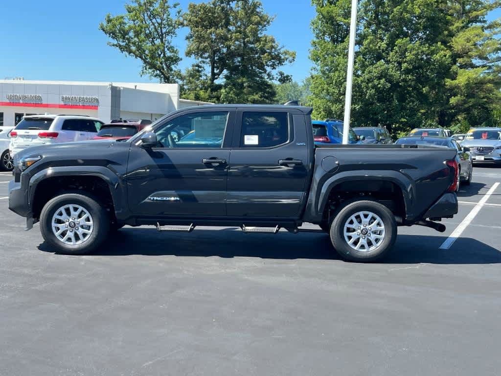 Used 2024 Toyota Tacoma SR5 w/ SR5 Upgrade Package AWD/4WD image 2