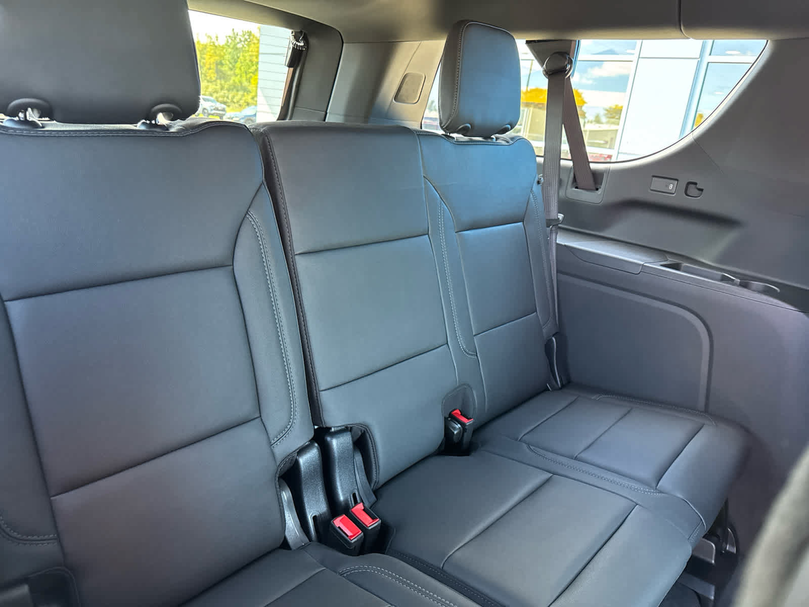 New 2027 Chevrolet Suburban LT w/ Comfort Package AWD/4WD image 6