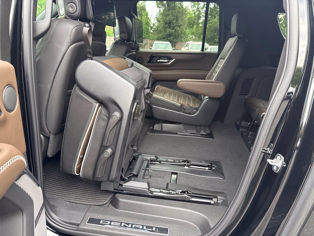 Used 2025 GMC Yukon XL Denali Ultimate AWD/4WD image 55