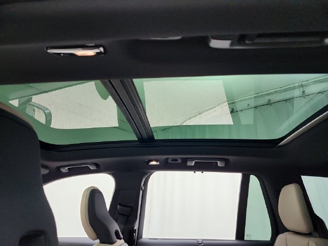 New 2027 Volvo XC90 B6 Plus AWD/4WD image 22