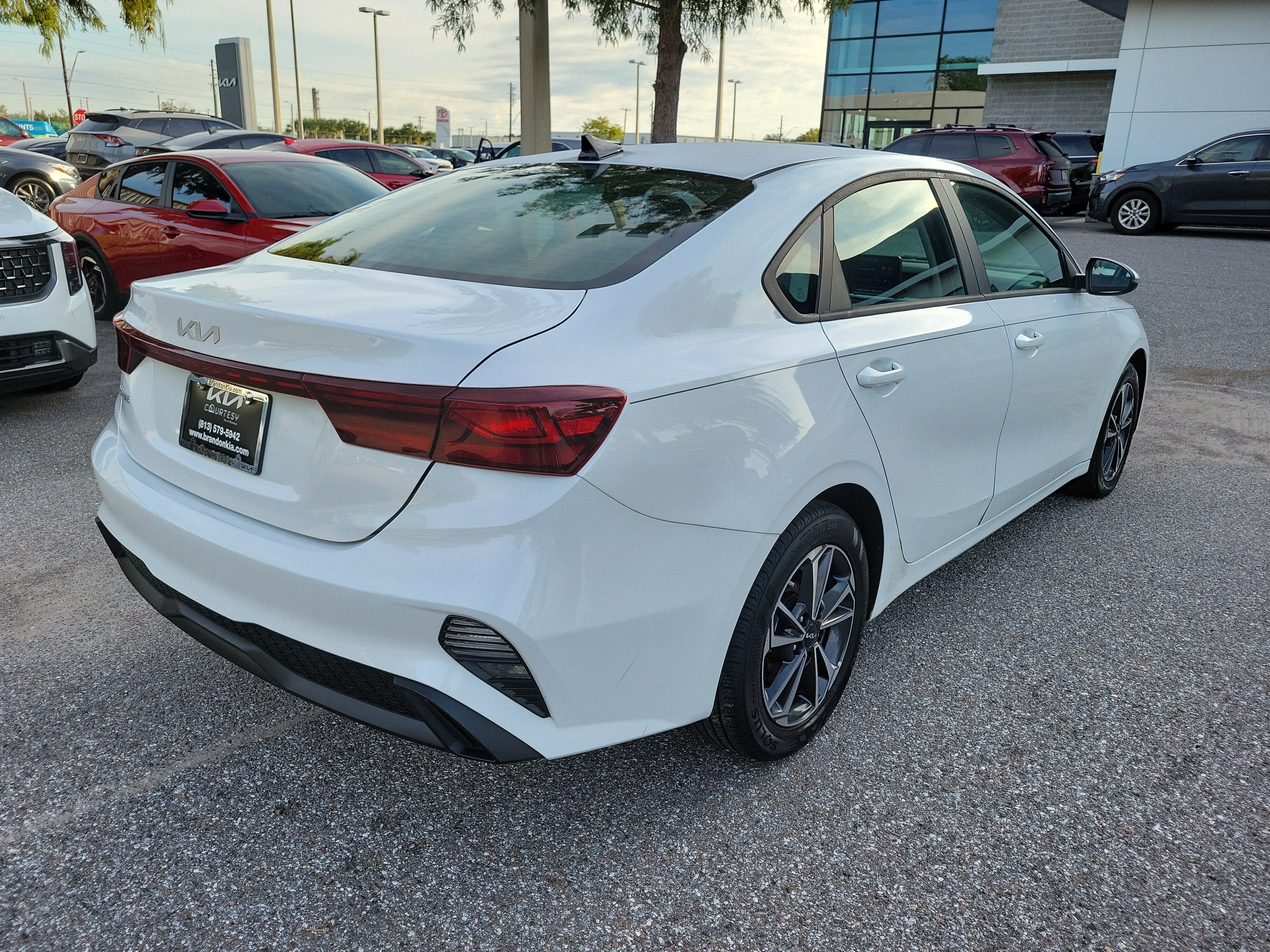 Used 2024 Kia Forte LXS w/ LXS Technology Package FWD image 3