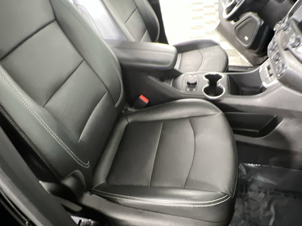 Used 2022 GMC Terrain SLT w/ Infotainment Package II image 28