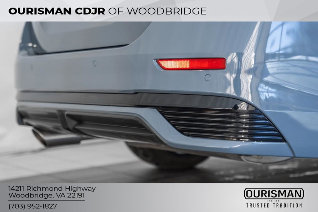 Used 2024 Nissan Sentra SR w/ Lighting Package image 7