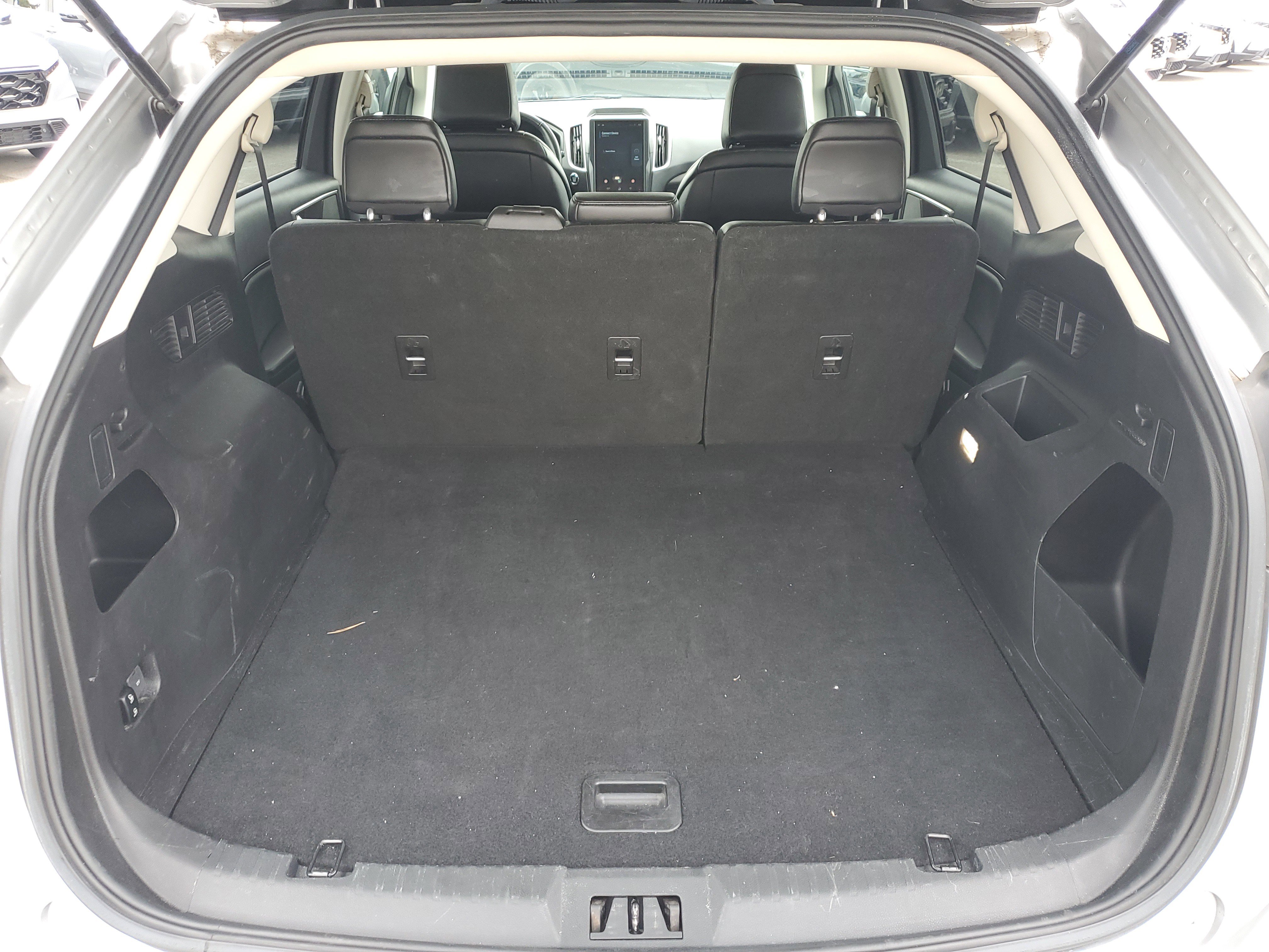 Used 2023 Ford Edge SEL image 13