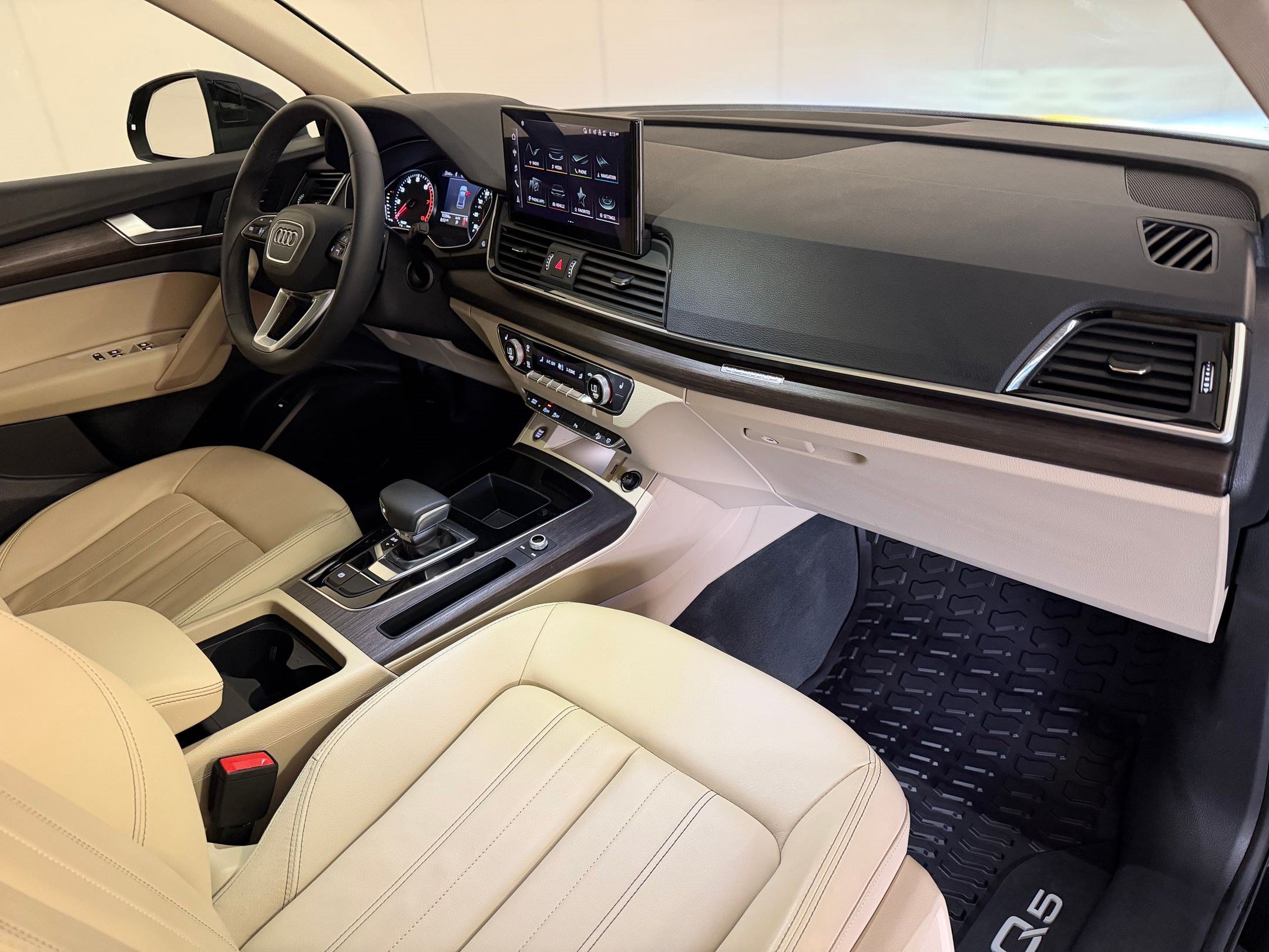 Used 2023 Audi Q5 2.0T Premium w/ Convenience Package AWD/4WD image 33