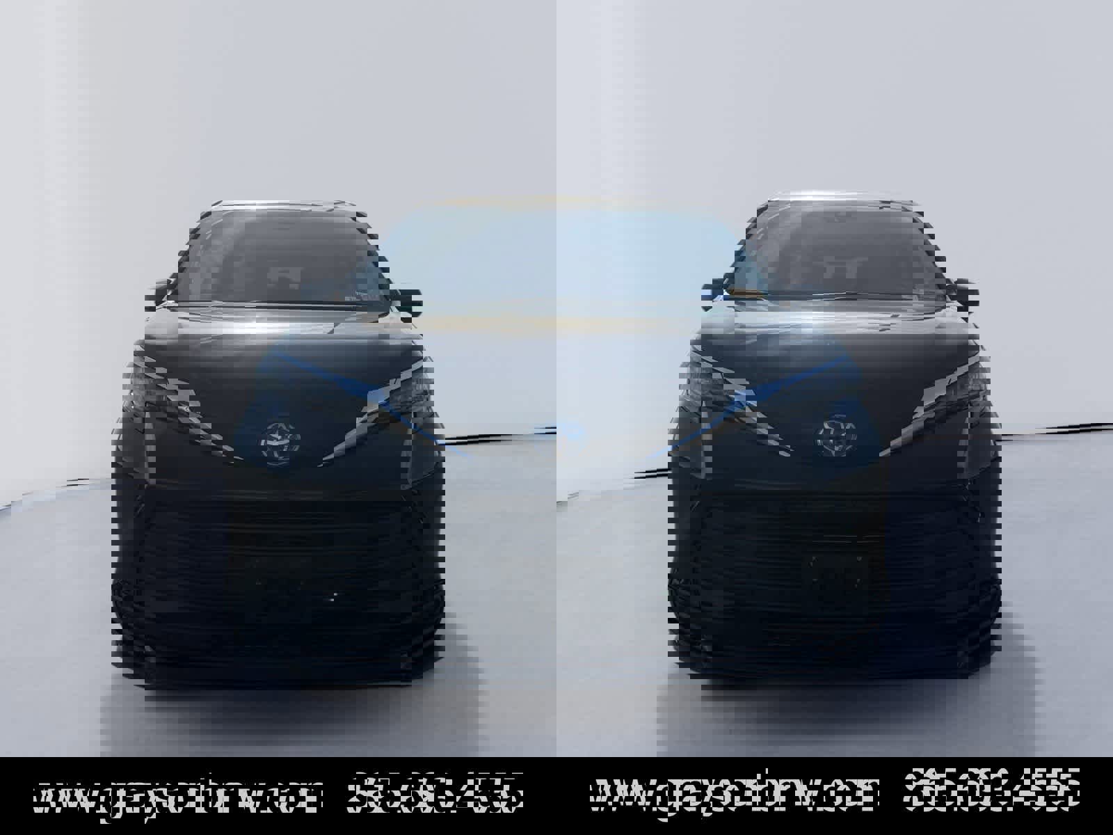 Used 2024 Toyota Sienna LE image 8