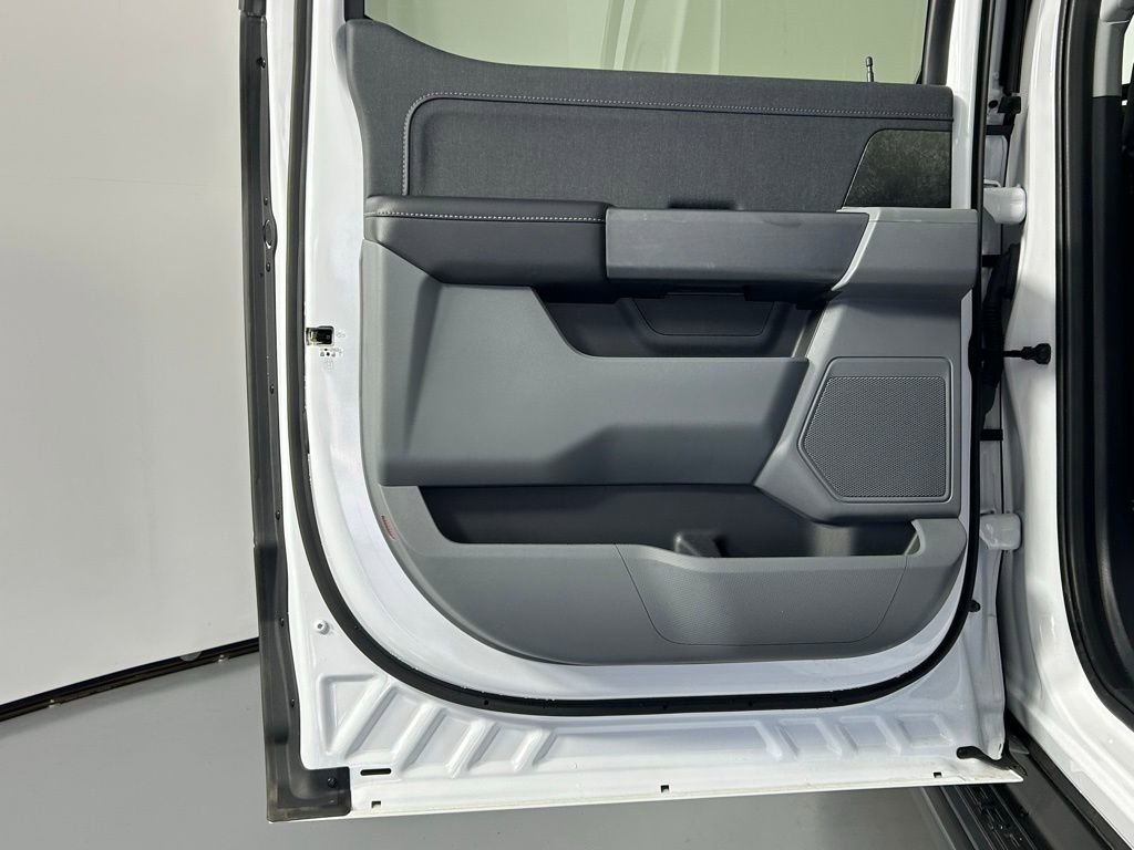 Used 2022 Ford F150 Lightning XLT image 15