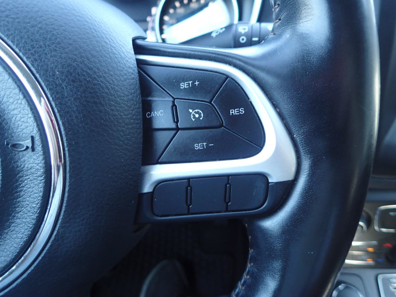 Used 2019 Jeep Compass Latitude w/ Popular Equipment Group AWD/4WD image 16