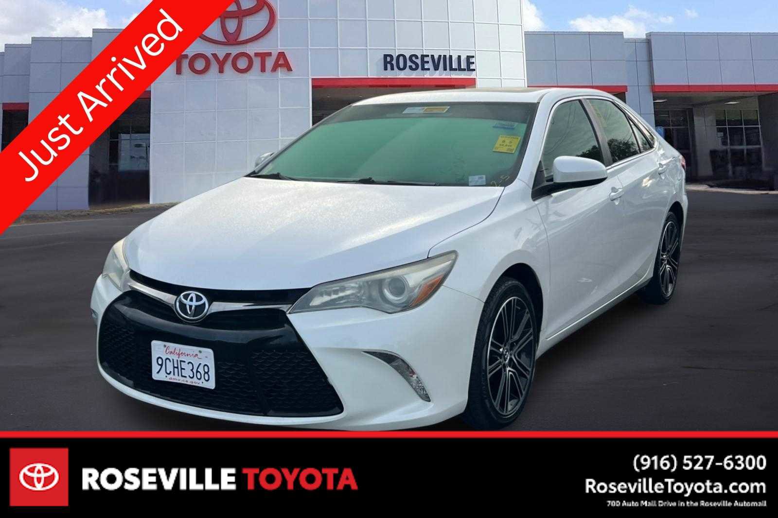 Used 2016 Toyota Camry SE image 1