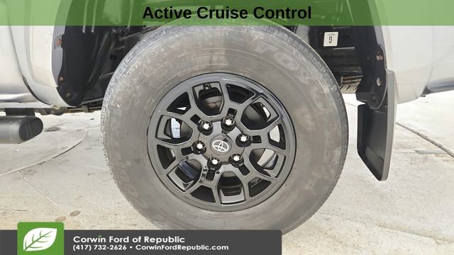 Used 2020 Toyota Tacoma SR5 w/ Technology Package image 10