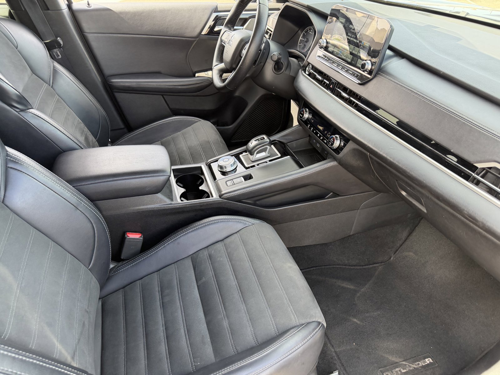 Used 2024 Mitsubishi Outlander SE AWD/4WD image 12