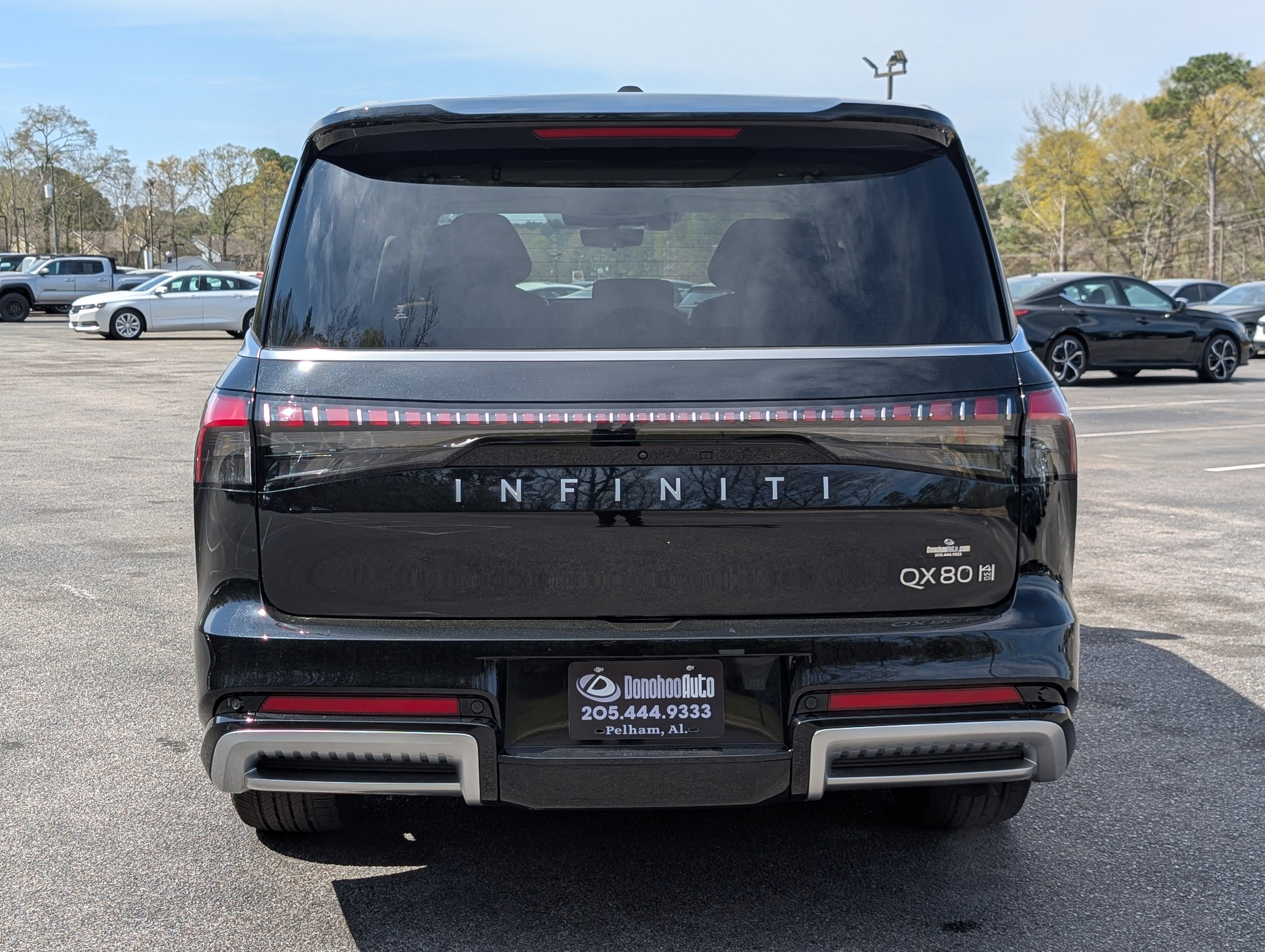 Used 2025 INFINITI QX80 Sensory image 8