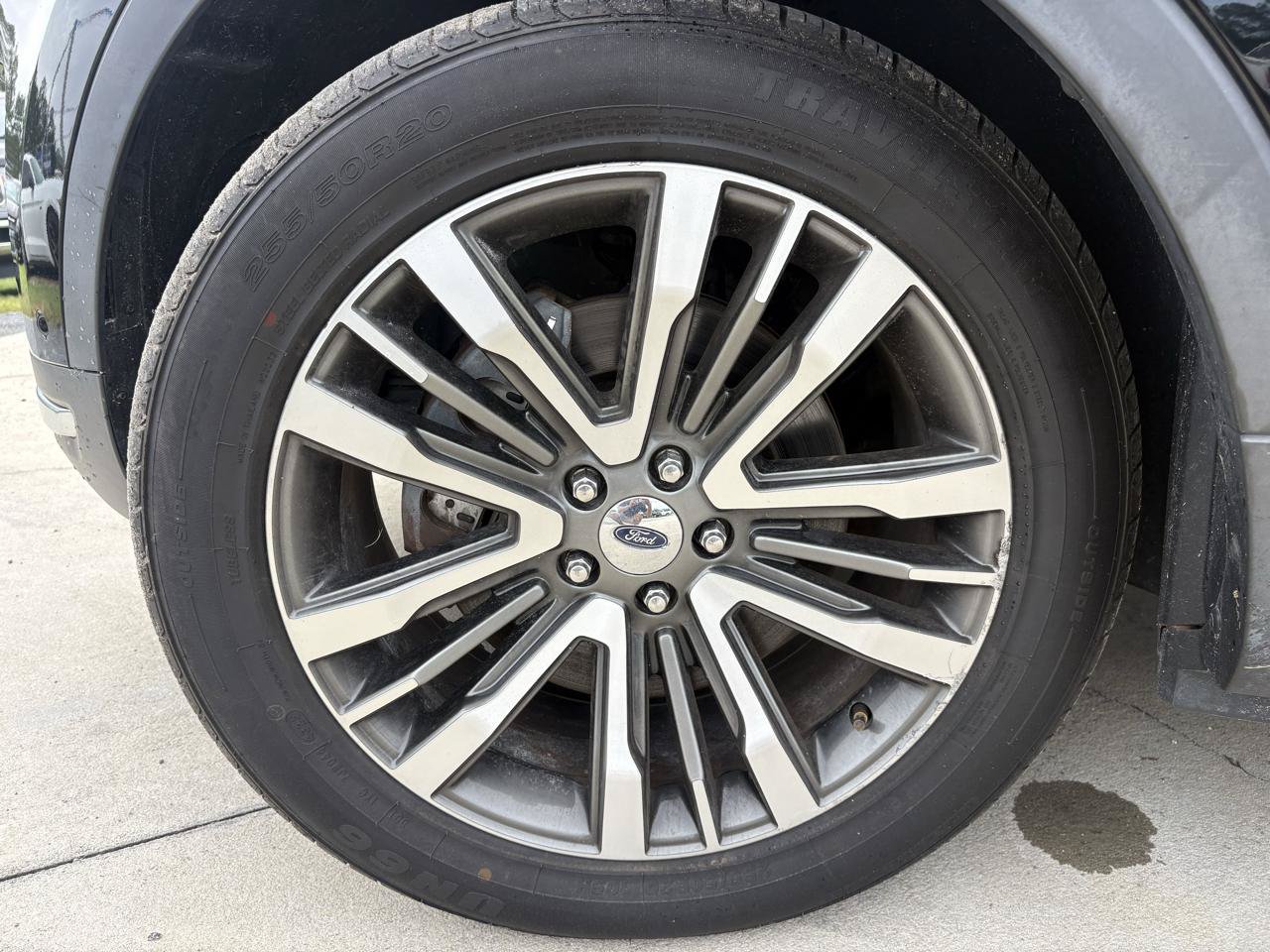 Used 2018 Ford Explorer Platinum AWD/4WD image 35