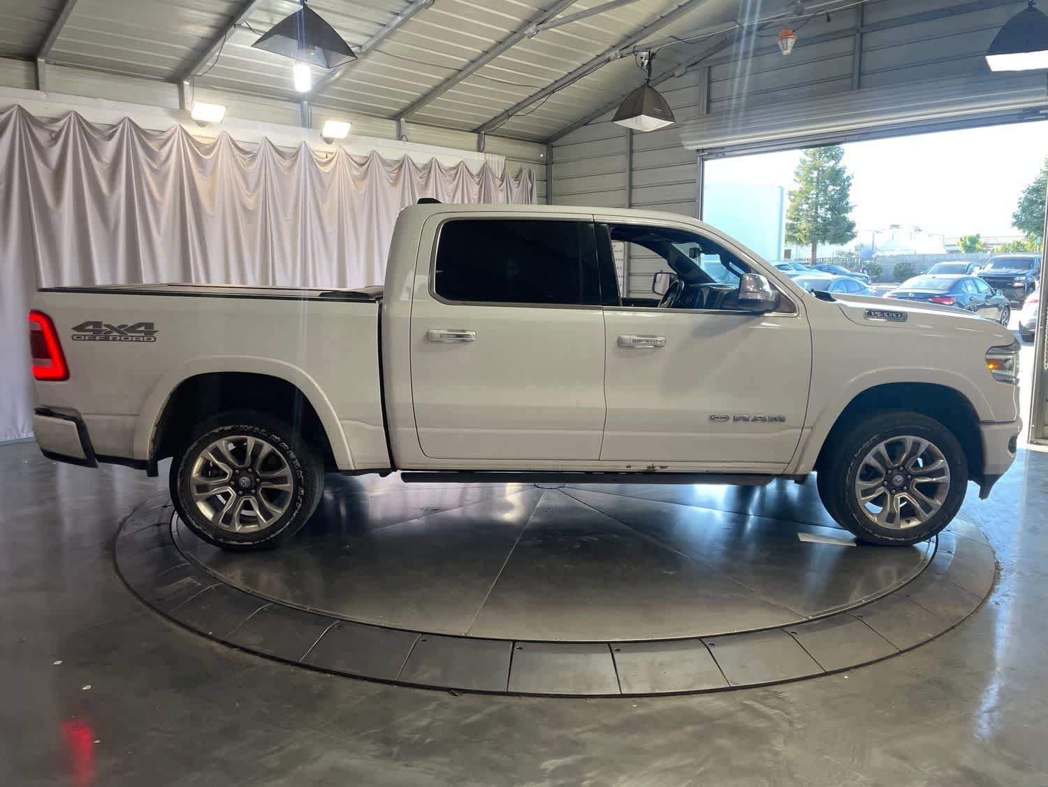 Used 2022 RAM 1500 Limited AWD/4WD image 4