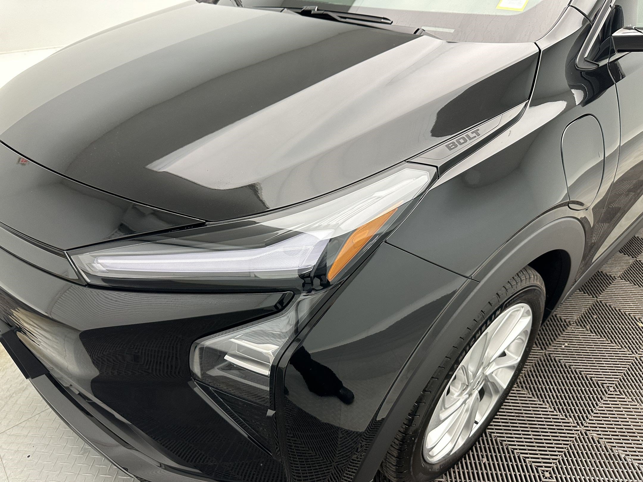 New 2027 Chevrolet Bolt LT w/ Comfort Package FWD image 12