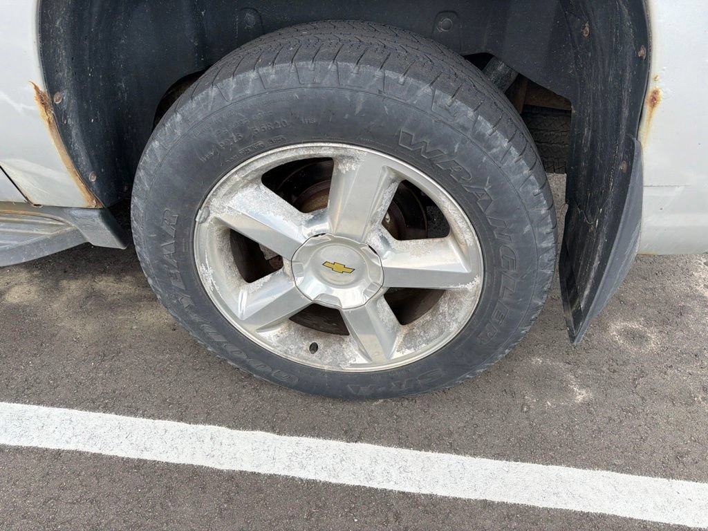 Used 2013 Chevrolet Avalanche LS w/ All-Star Edition AWD/4WD image 15