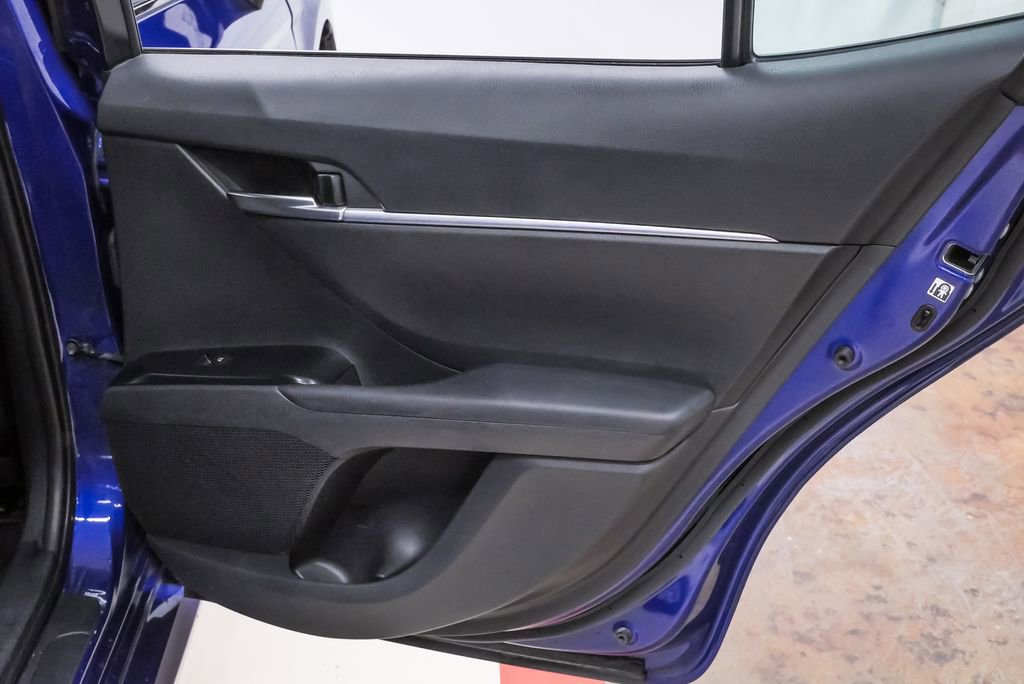 Used 2018 Toyota Camry LE image 27