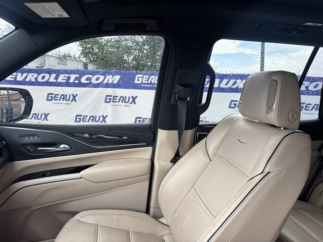 Used 2021 Cadillac Escalade Premium Luxury RWD image 32