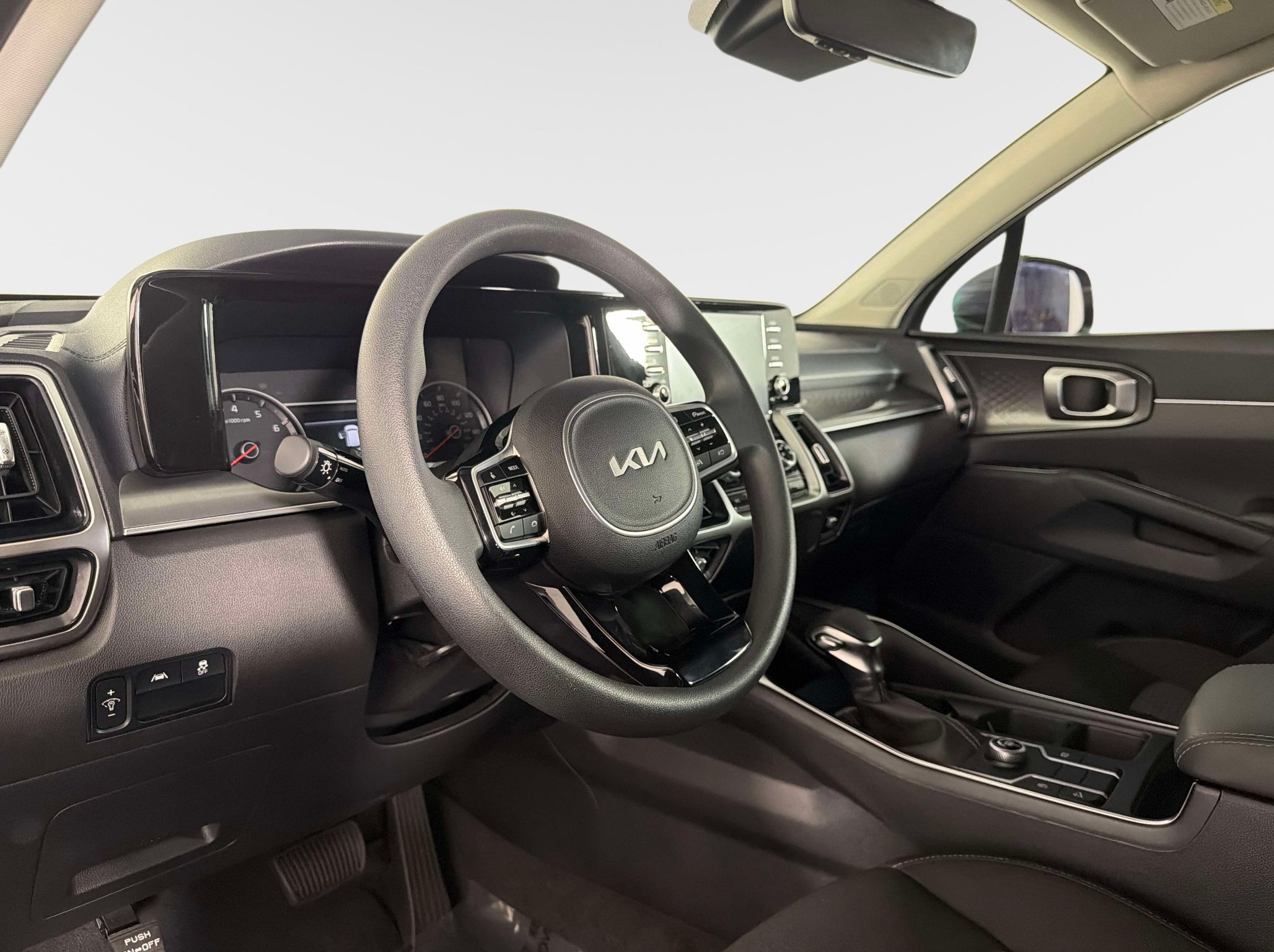 Used 2023 Kia Sorento LX FWD image 38