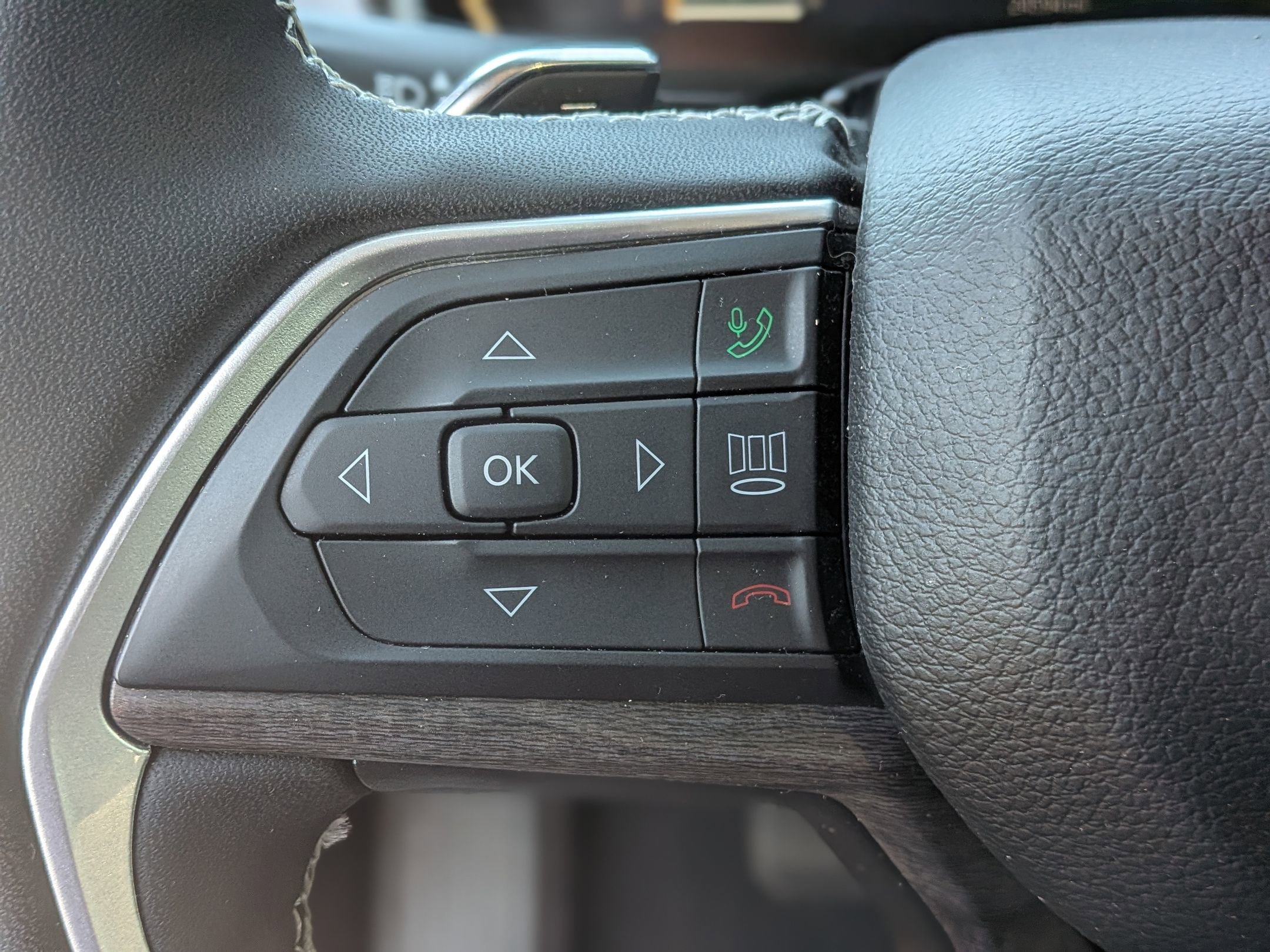 Used 2023 Jeep Grand Cherokee 4WD 4xe image 21