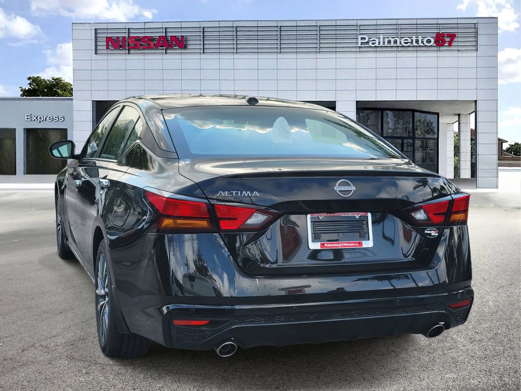 Used 2025 Nissan Altima 2.5 SV w/ SV Premium Package FWD image 4