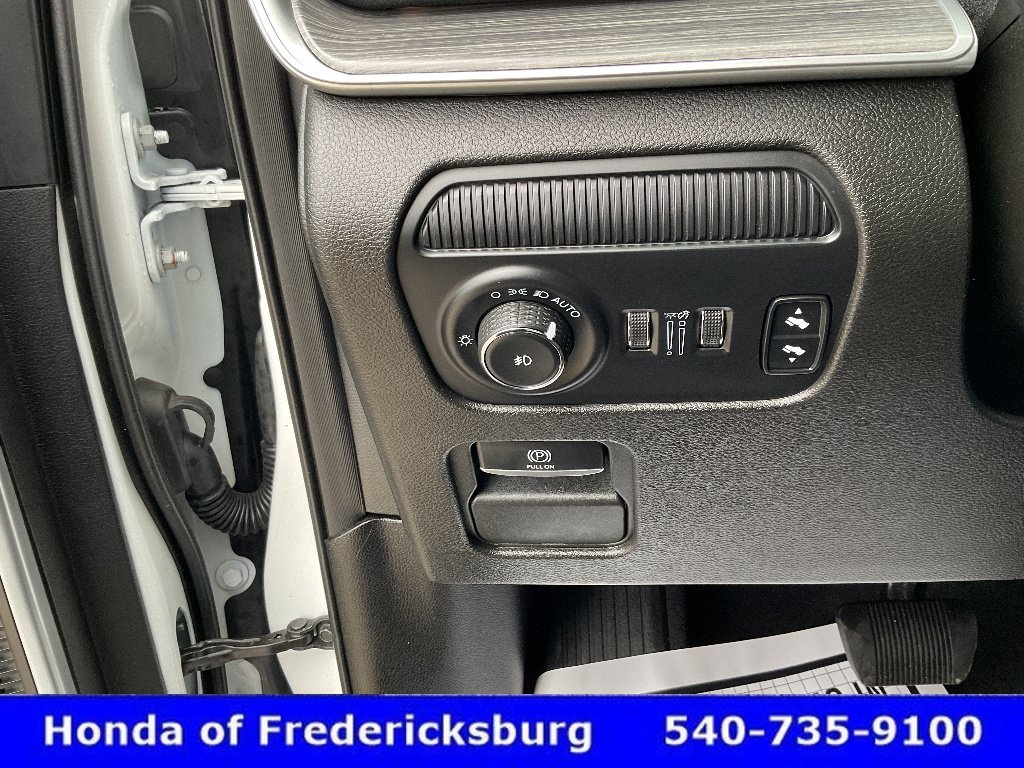 Used 2024 Jeep Wagoneer Series II w/ Flexible Seating Group AWD/4WD image 48
