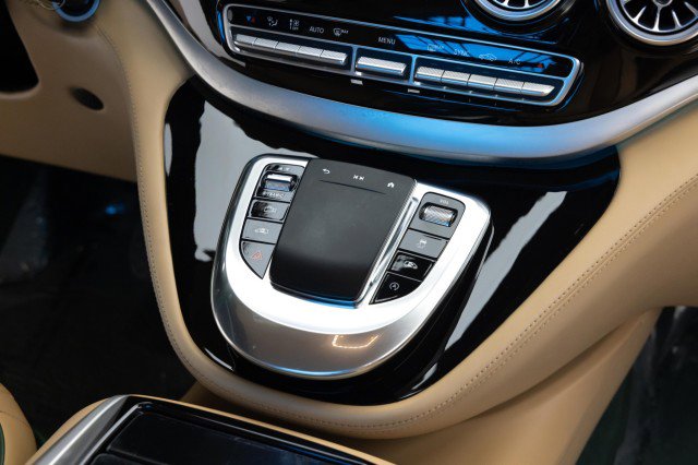 Used 2022 Mercedes-Benz Metris Passenger image 26