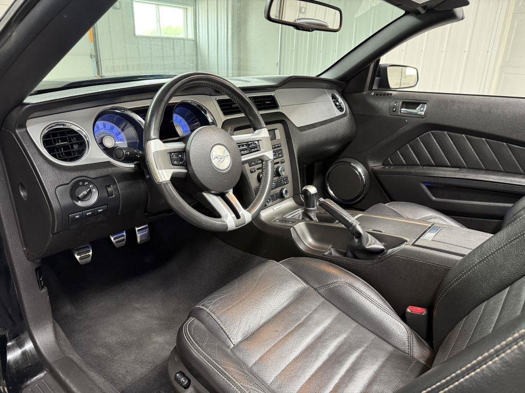 Used 2010 Ford Mustang GT RWD image 20