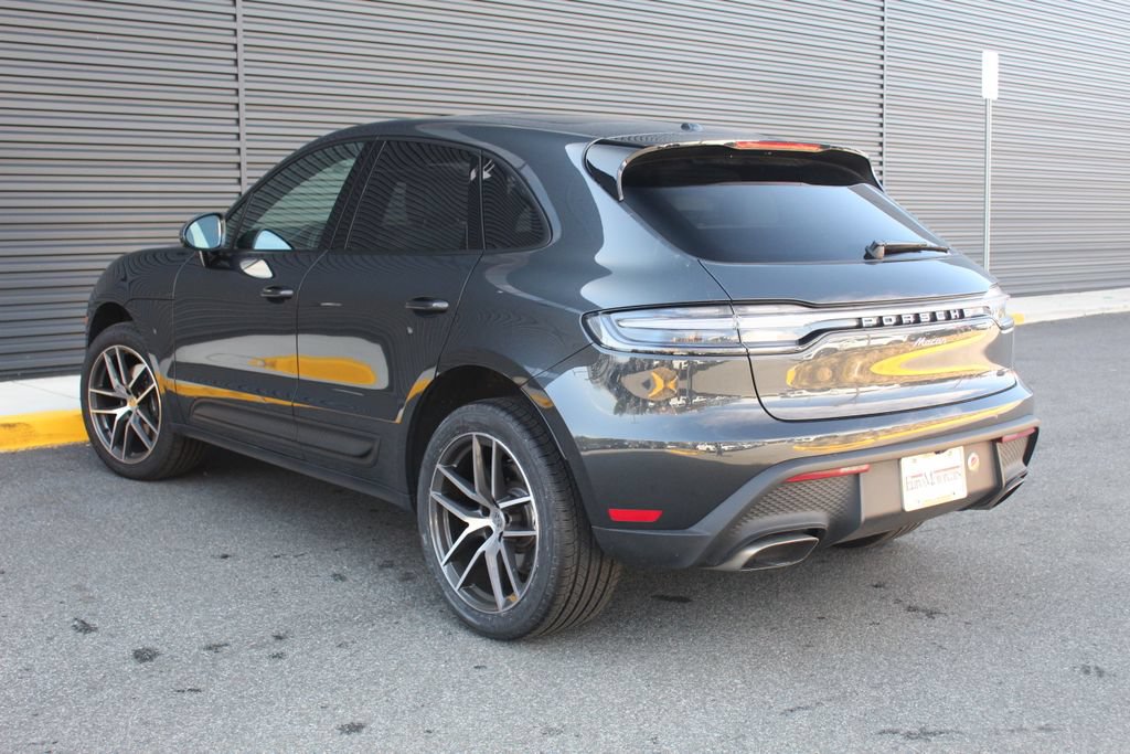 Certified 2026 Porsche Macan AWD/4WD image 3