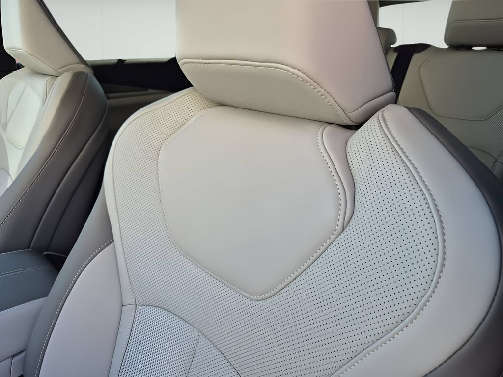 Certified 2026 INFINITI QX60 Luxe w/ Cargo Package AWD/4WD image 18