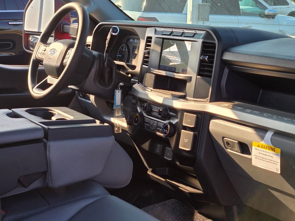 Used 2024 Ford F350 XL image 9