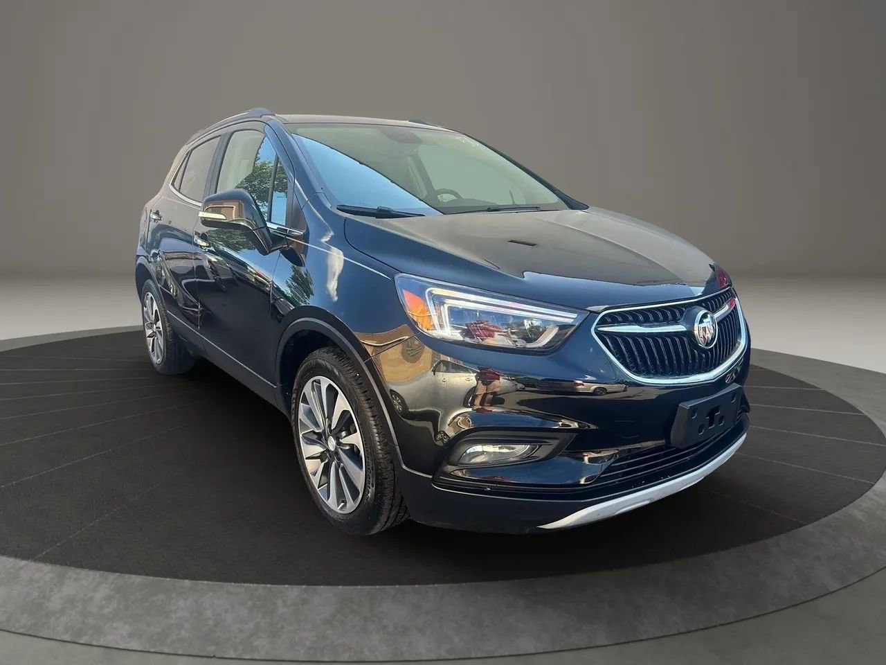 Used 2019 Buick Encore Essence FWD image 3
