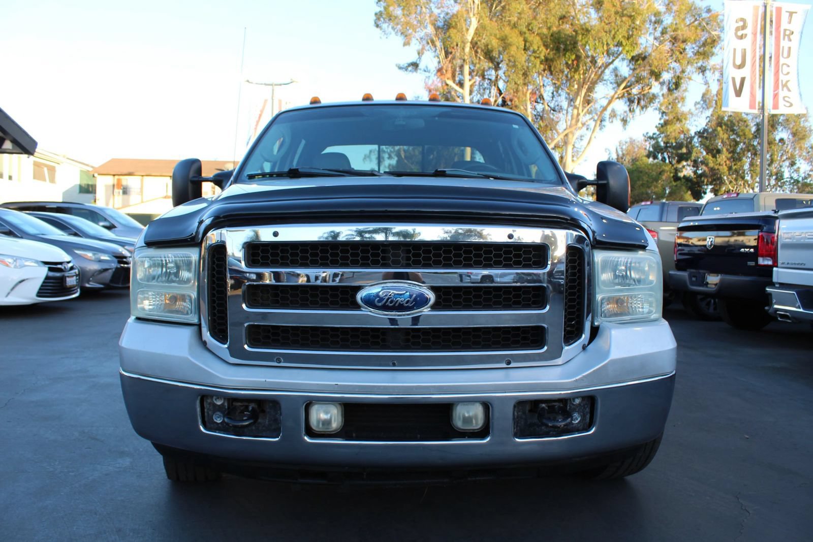 Used 2005 Ford F350 Lariat RWD image 8