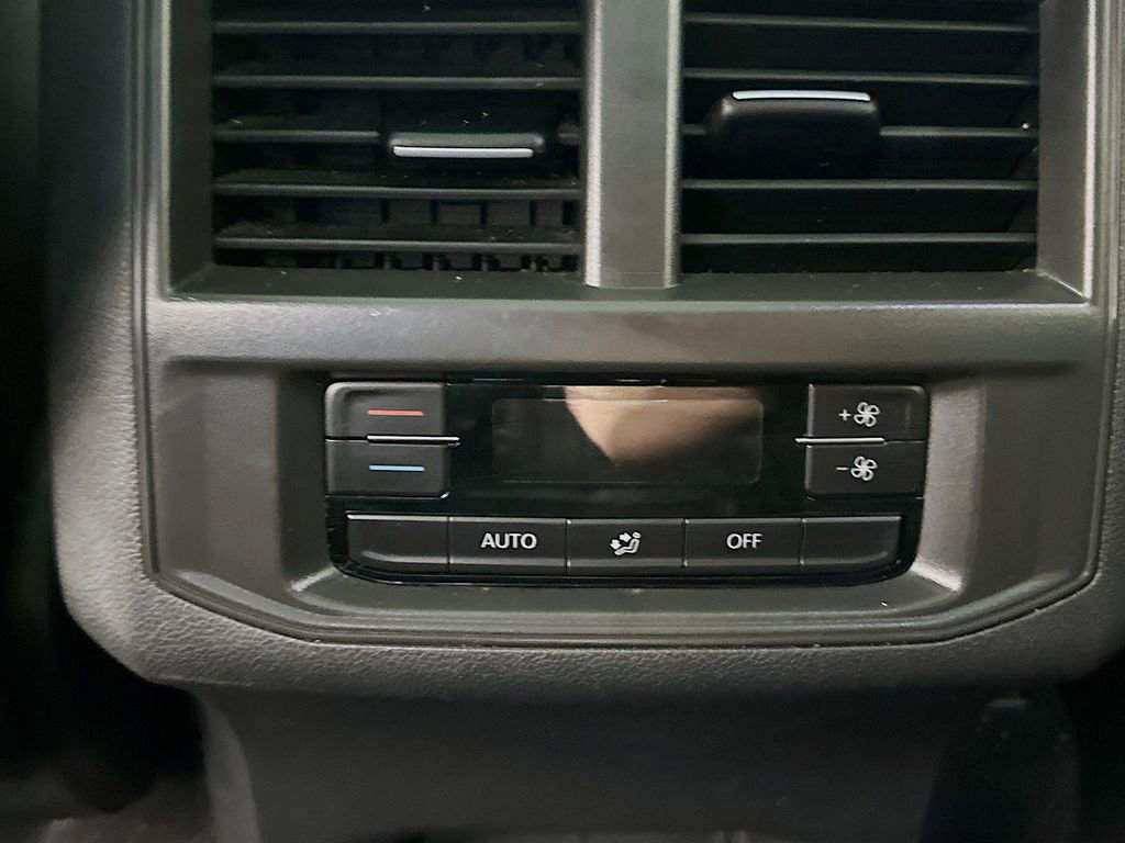 Used 2022 Volkswagen Atlas SE image 25