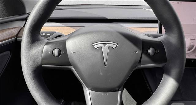 Used 2023 Tesla Model Y Long Range image 13