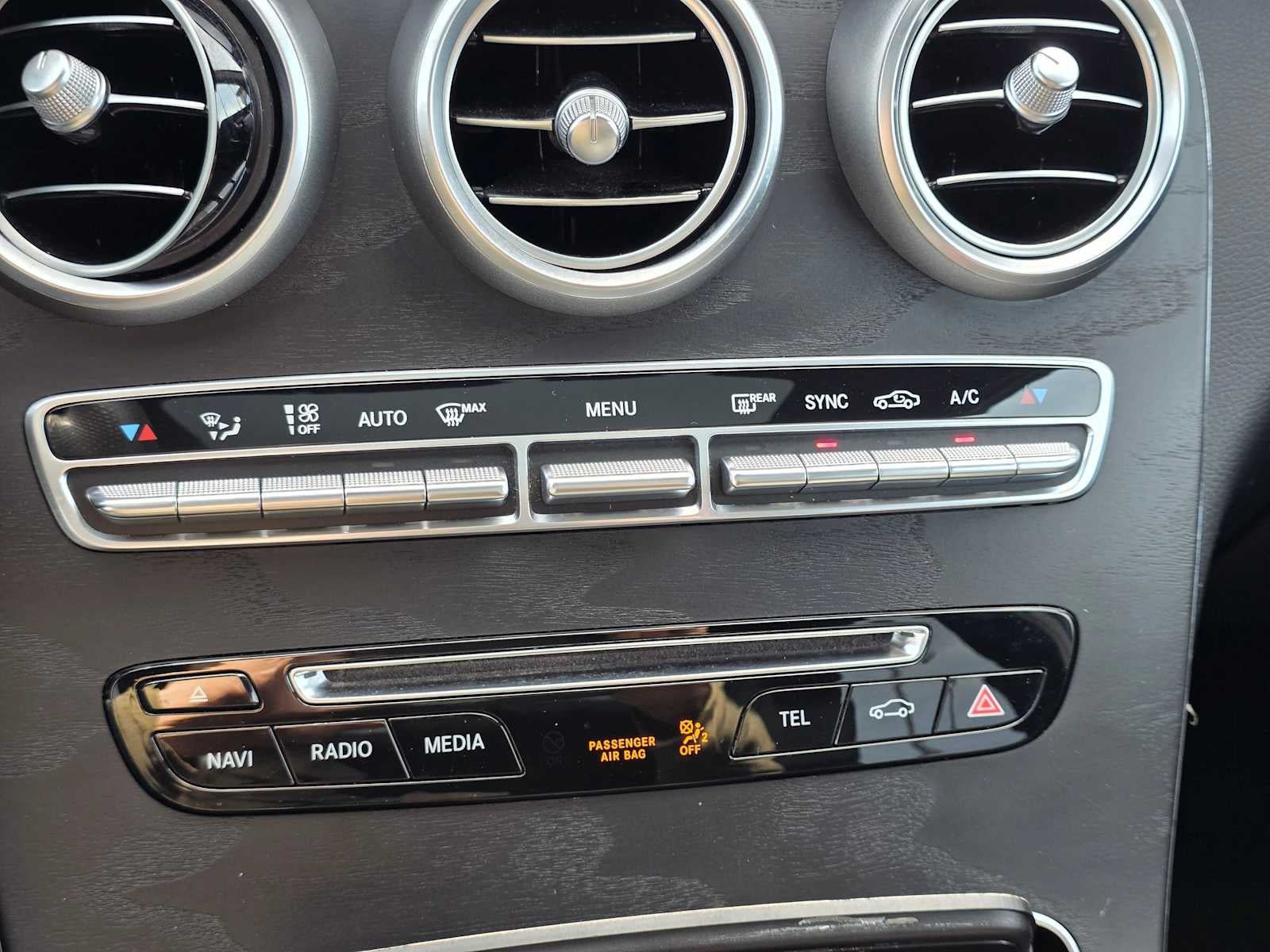 Used 2017 Mercedes-Benz GLC 300 4MATIC image 29