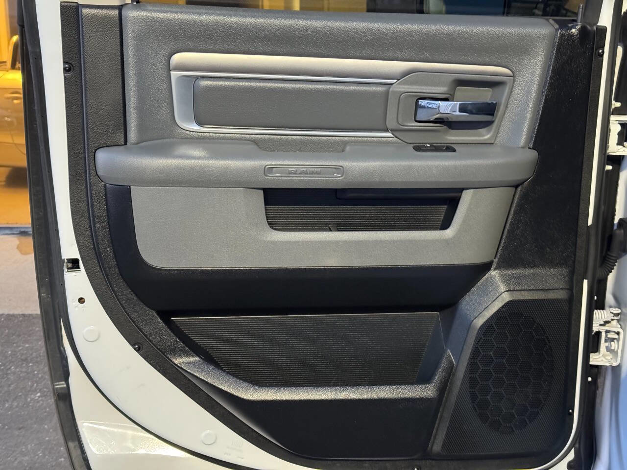 Used 2017 RAM 1500 Classic SLT image 39