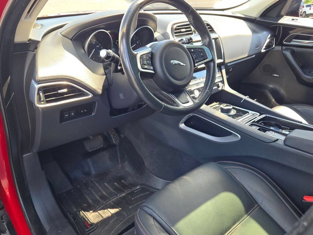Used 2020 Jaguar F-PACE Prestige AWD/4WD image 26