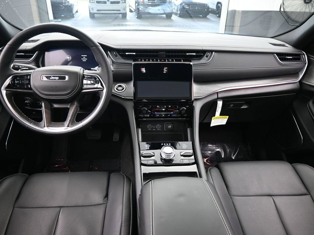 Used 2024 Jeep Grand Cherokee Overland w/ Luxury Tech Group IV image 43