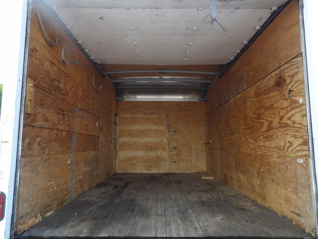 Used 2019 Isuzu NPR RWD image 35