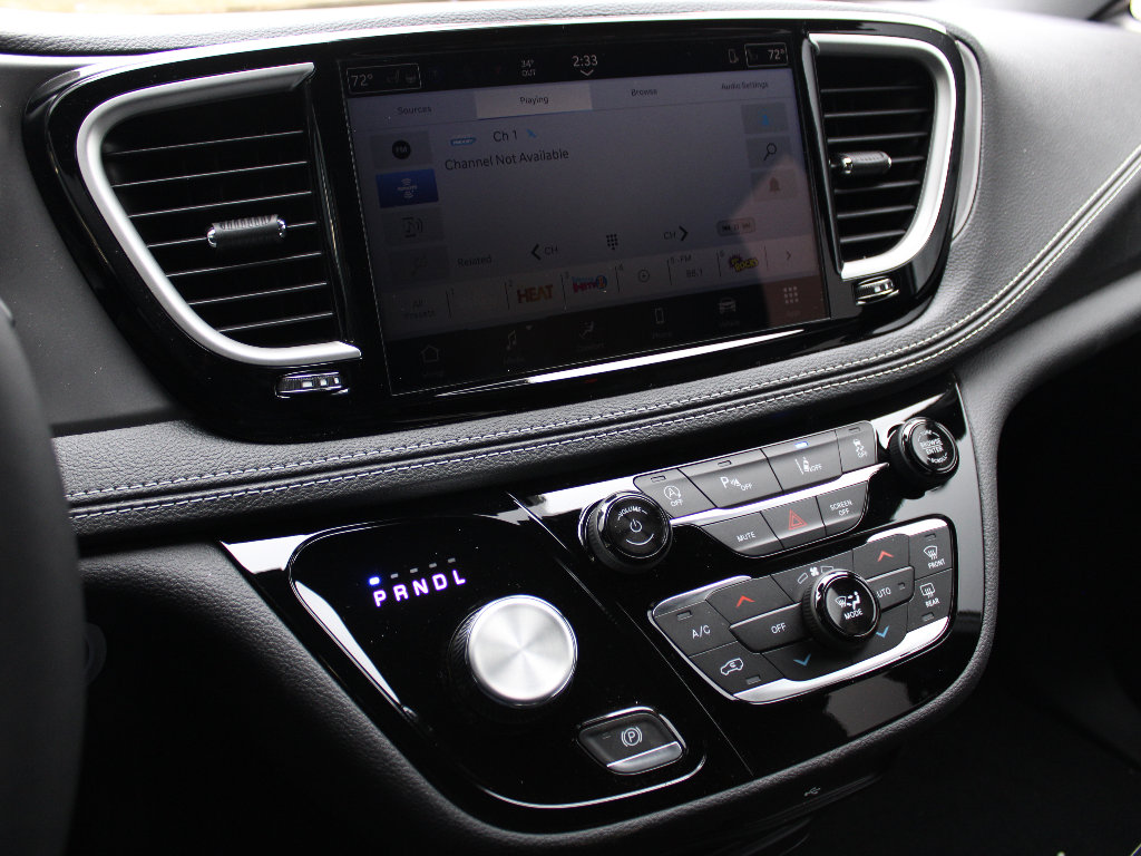 New 2026 Chrysler Pacifica Select image 20