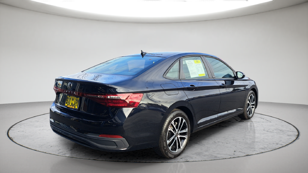 Used 2026 Volkswagen Jetta Sport FWD image 5