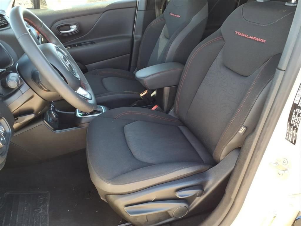 Used 2023 Jeep Renegade Trailhawk image 12
