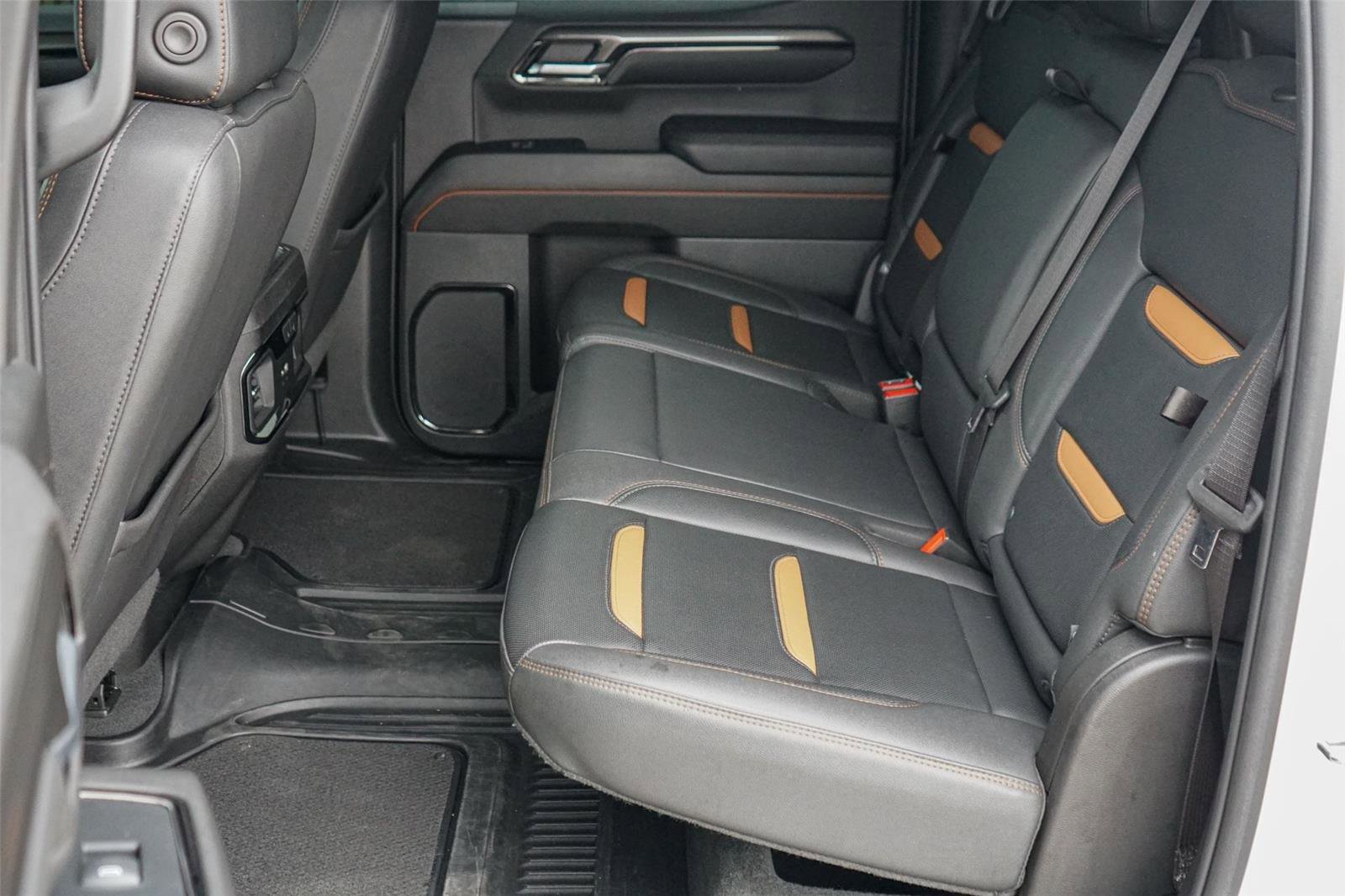 Used 2023 GMC Sierra 1500 AT4 w/ AT4 Premium Package image 23