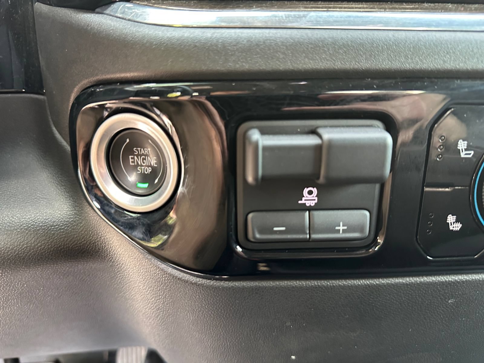 Used 2023 Chevrolet Silverado 1500 RST AWD/4WD image 29