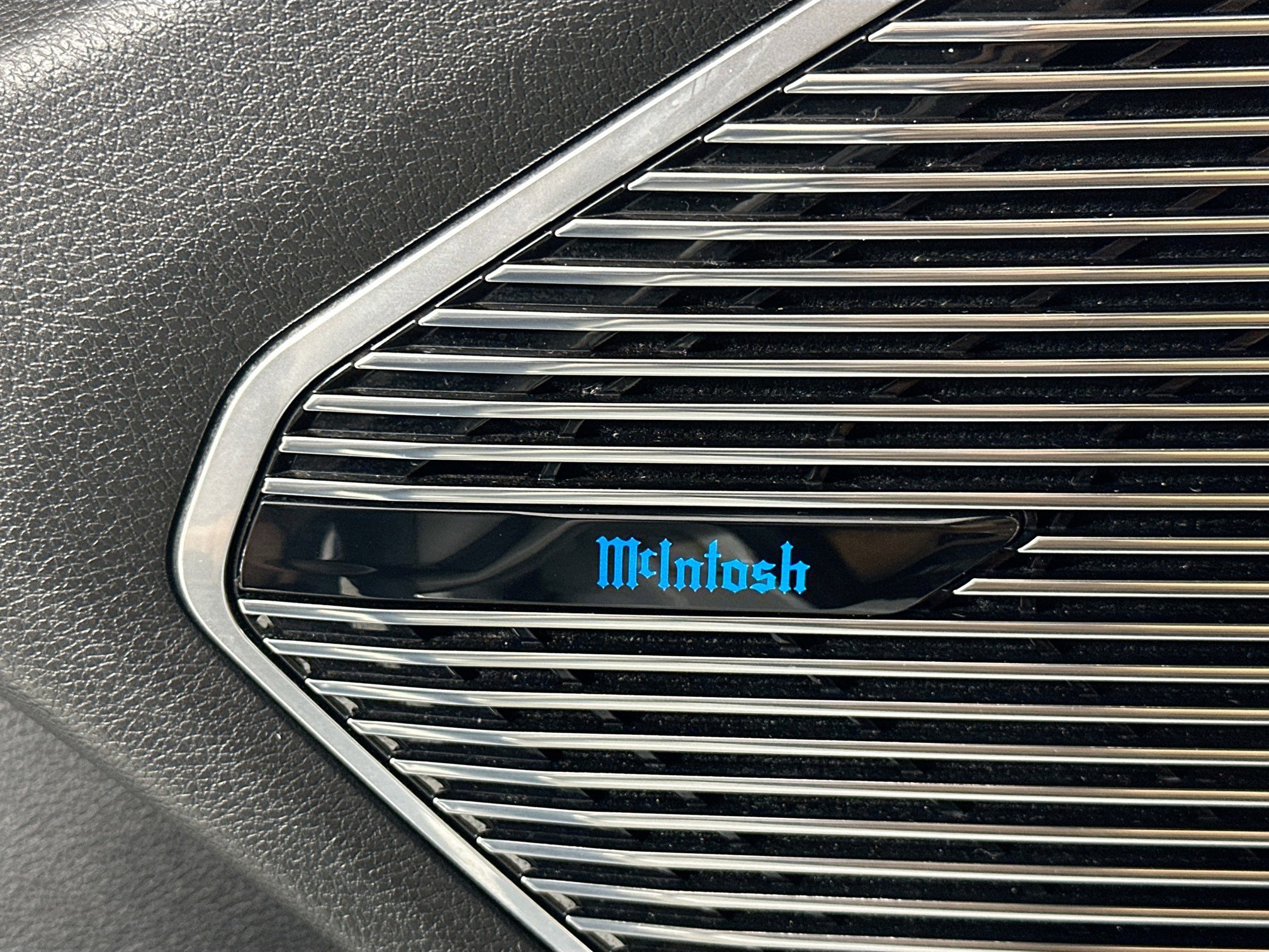 Used 2023 Jeep Grand Cherokee L Summit w/ Advanced Protech Group IV image 19