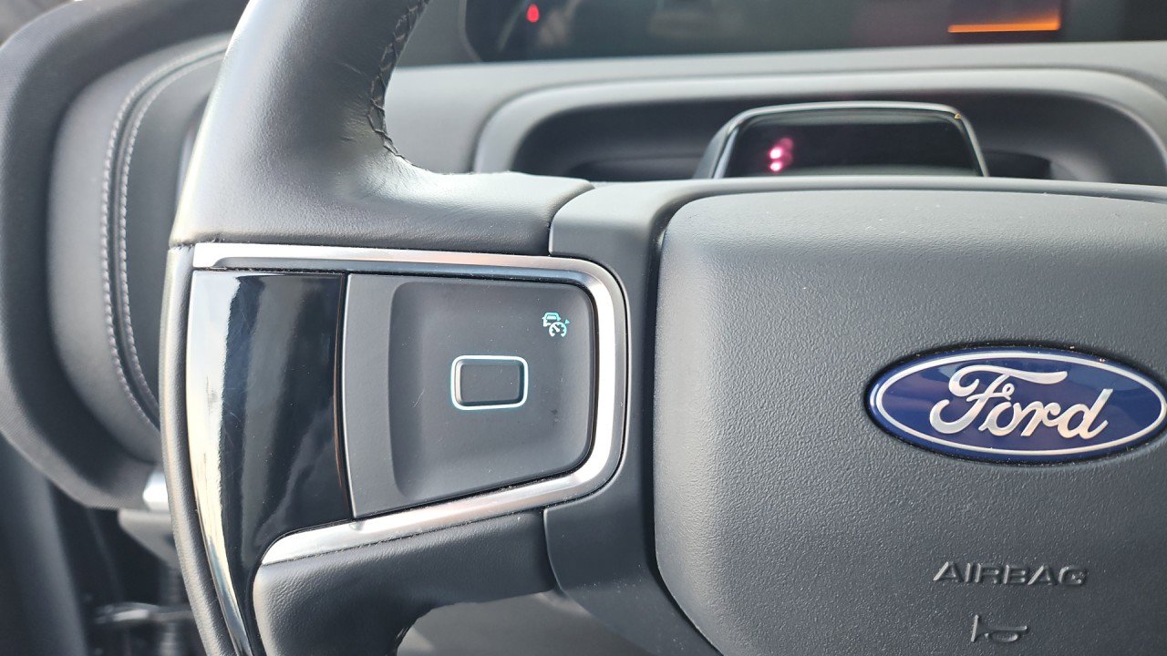 Used 2025 Ford Expedition Max Platinum AWD/4WD image 17