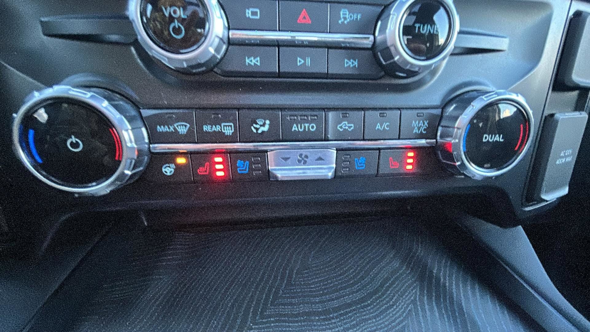 Used 2025 Ford F250 Platinum image 20