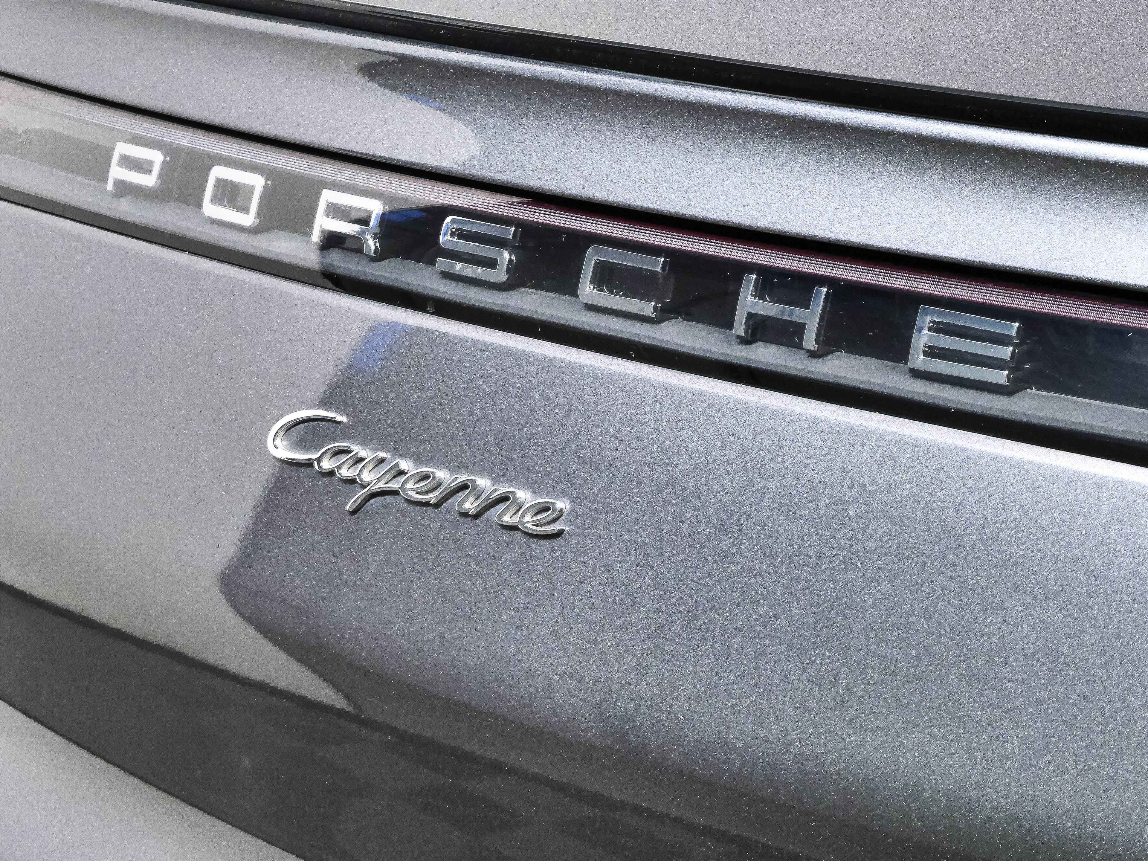 Certified 2022 Porsche Cayenne Coupe AWD/4WD image 38